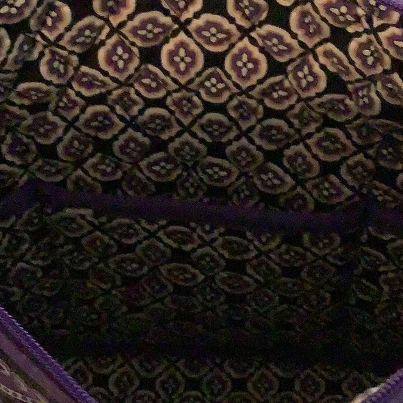 Vera Bradley, purple paisley shoulder bag - Picture 4 of 5